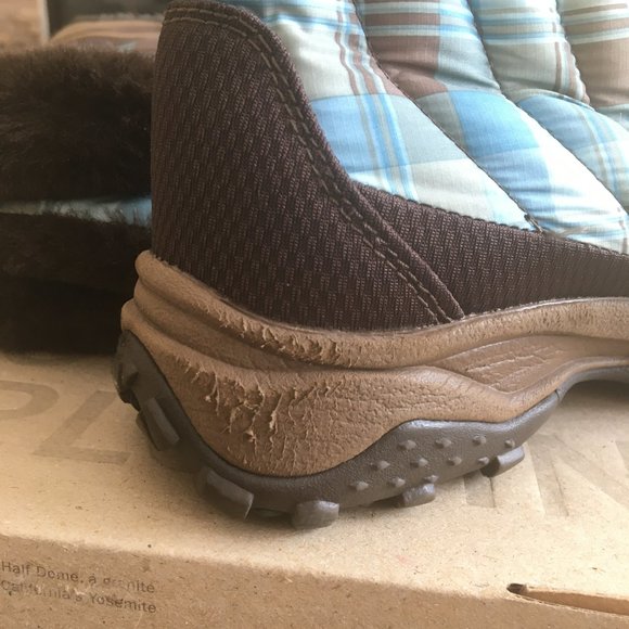 The North Face Girls' Snow Boots - Picture 2 of 4